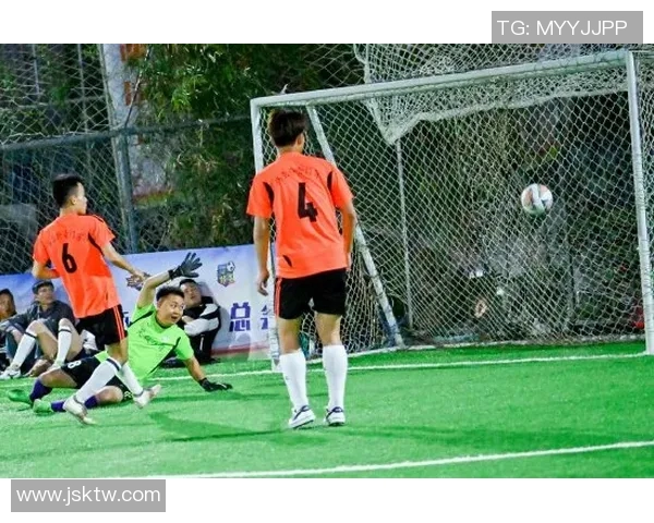 足球明星精彩瞬间汇总精美图片大全展现他们的辉煌时刻与激情表现