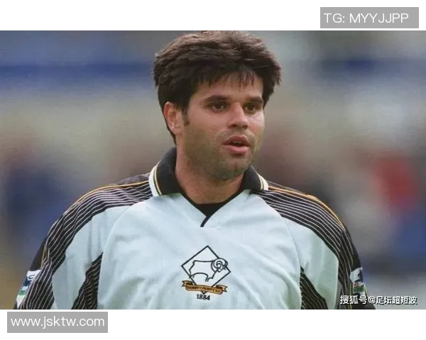 克罗地亚足球明星卡包揭秘：收集传奇球员的珍贵瞬间与故事